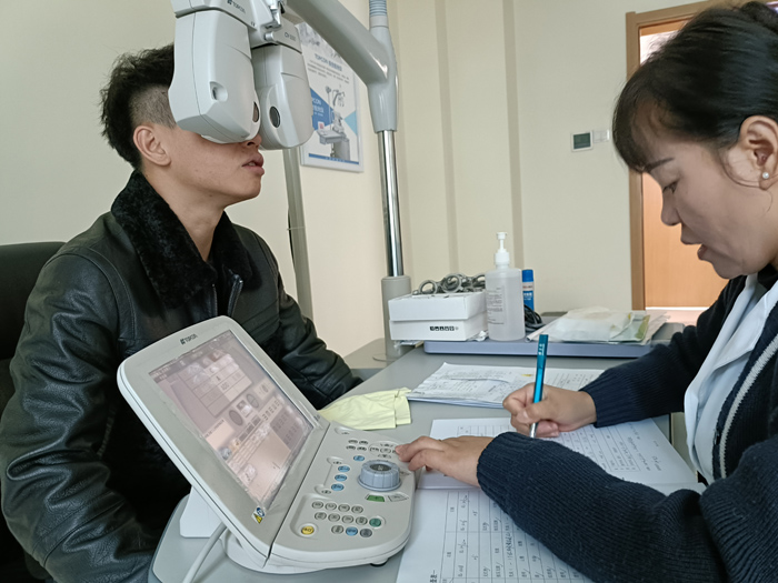 300度近視拖到900度近視，近視手術(shù)是什么感受？