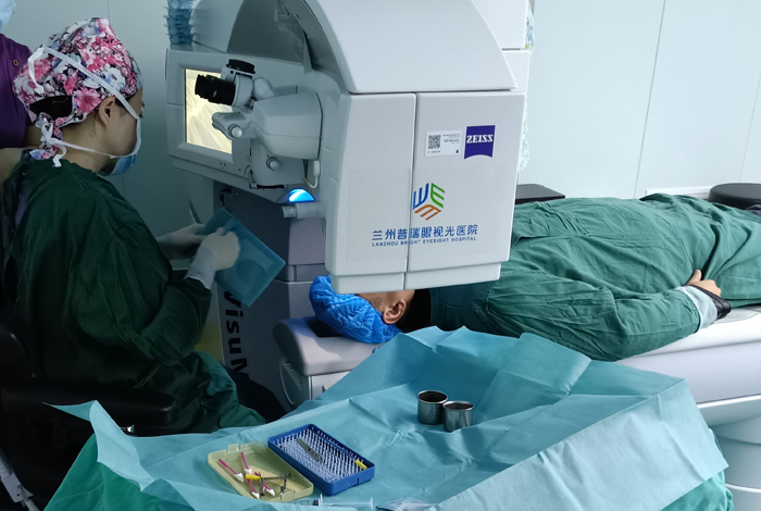300度近視拖到900度近視，近視手術(shù)是什么感受？